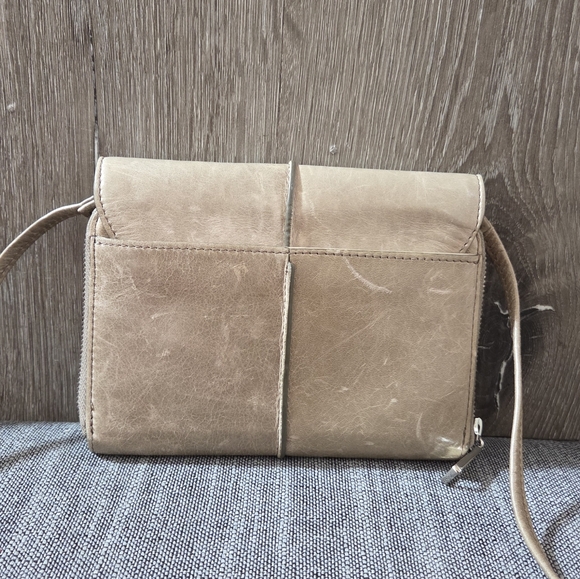 Hobo International Carson Wallet - Picture 2 of 15